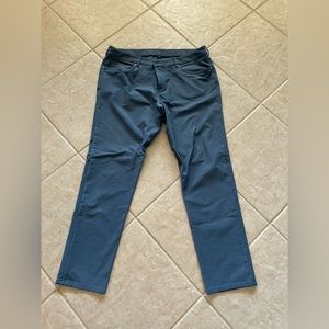 Lululemon Commission Classic-Tapered Golf Pant